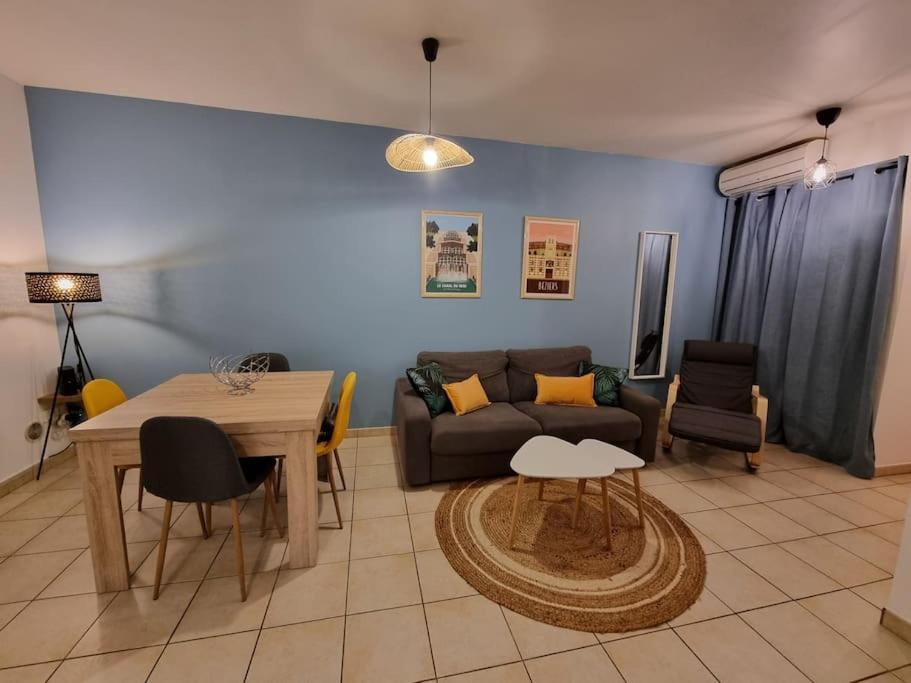 Agreable Appartement Avec 2 Places De Parking Dans Le Garage Безьє Екстер'єр фото
