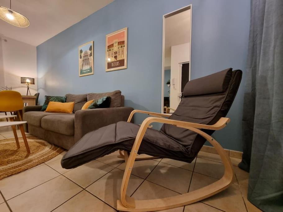 Agreable Appartement Avec 2 Places De Parking Dans Le Garage Безьє Екстер'єр фото